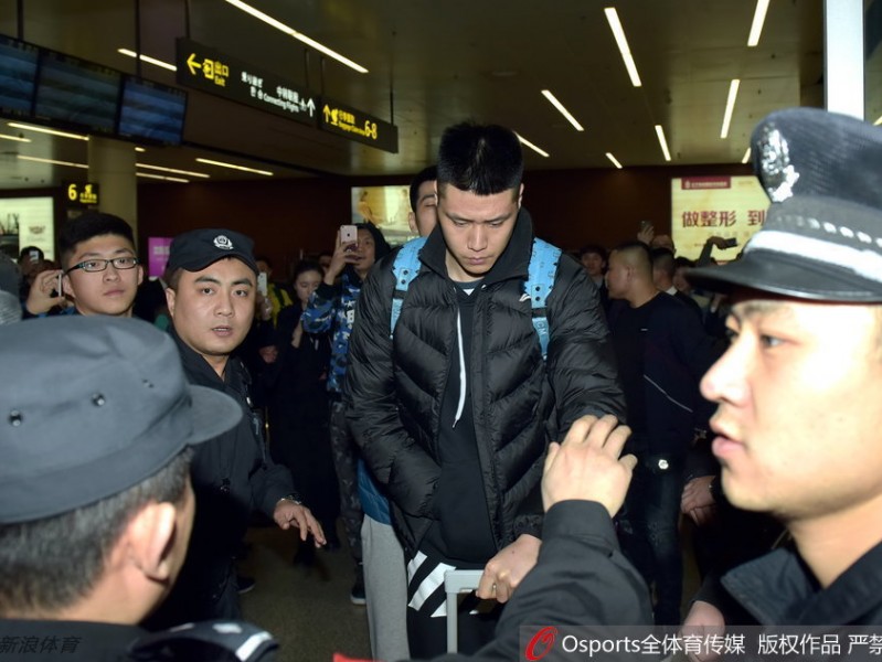 泪目迎英雄 辽篮三将纯爷们回家