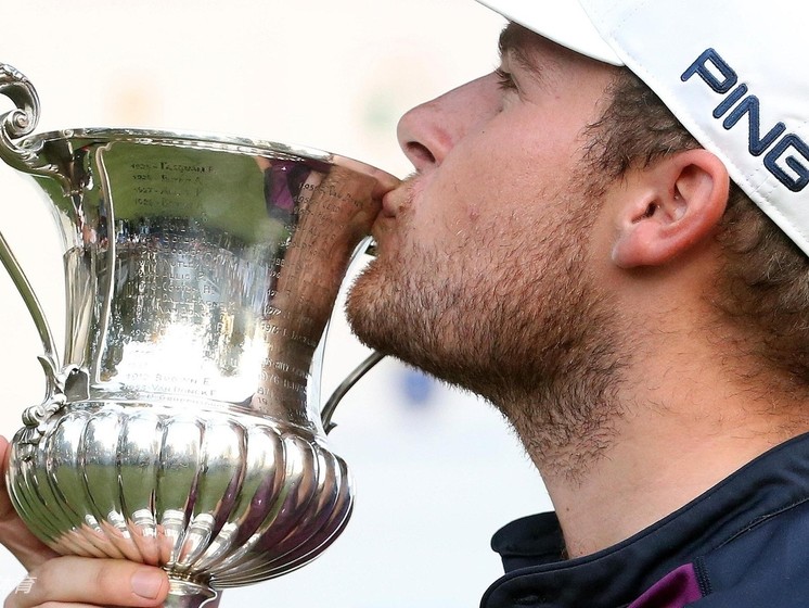 意大利公开赛激情落幕，哈顿逆袭夺冠亲吻奖杯