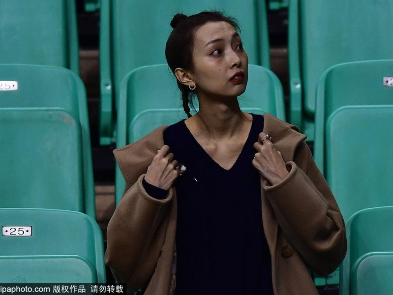 李晓旭爱妻现场助阵激发赛季最佳表现 辽宁男篮力克北京登顶积分榜首