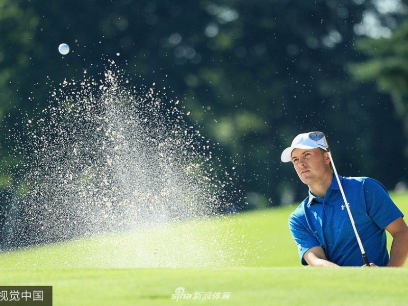 北美信托赛首轮亨利独占鳌头 达斯汀强势归来紧追不舍