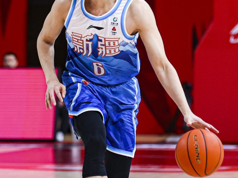 新疆飞虎主场射落东北虎，莫泰双拳击碎吉林防线