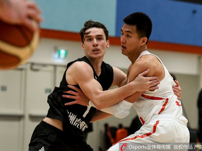 男篮蓝队奥克兰破风 郭艾伦李根联手撕裂新西兰防线