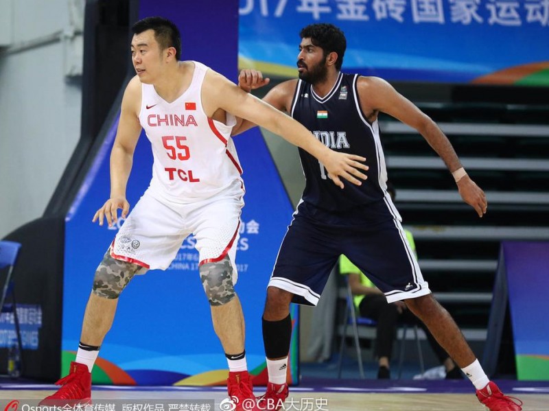 广州夏夜劈开四十分差 男篮蓝队新阵亮剑大胜印度