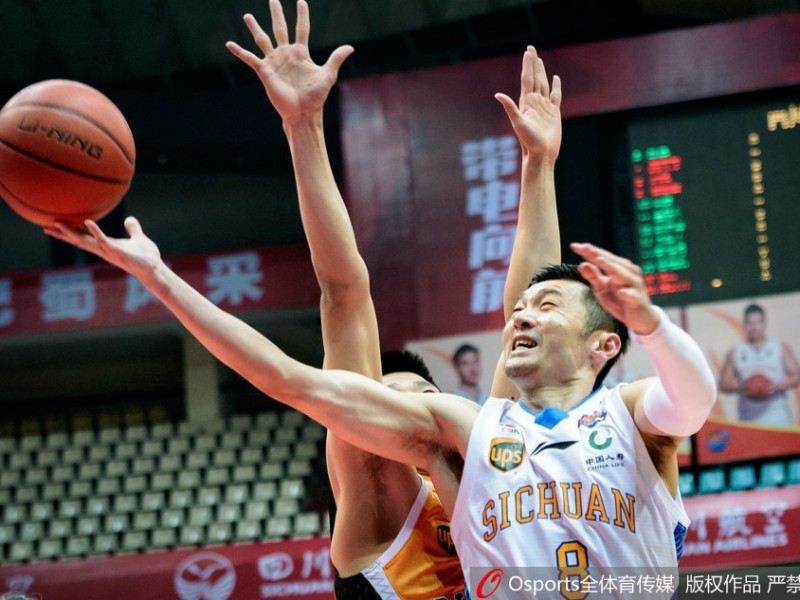 CBA第三十三轮激战 四川金强主场力克山西汾酒