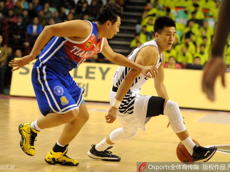 辽篮往事：当郭少的犀利突破遇上哈德森的神奇三分
