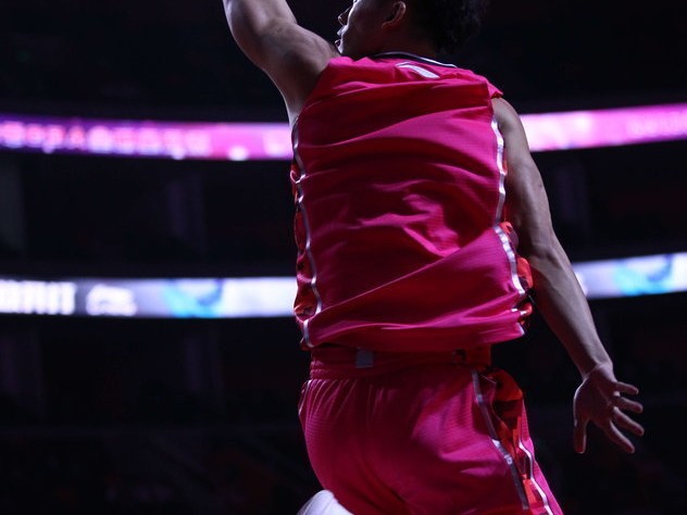 全明星扣篮盛宴：王潼飞跃巅峰，群星闪耀东莞夜空