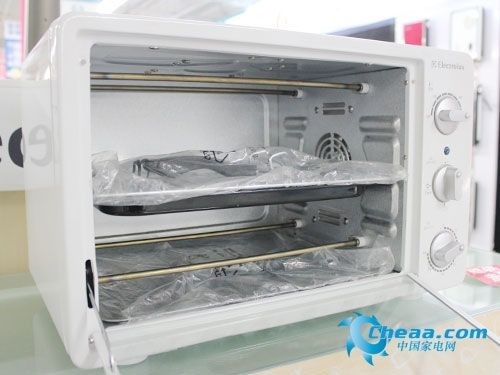 小巧身材藏大智慧？伊莱克斯迷你烤箱让我家厨房逆袭了！